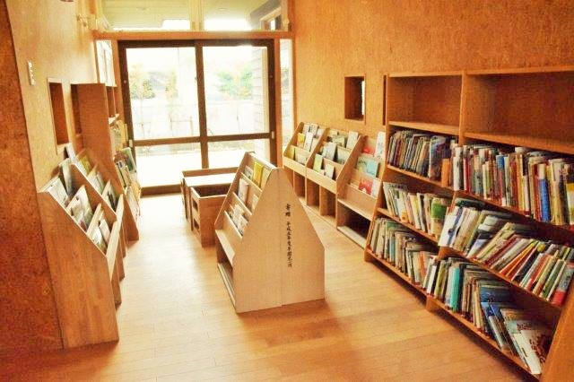 中川幼稚園　図書コーナー